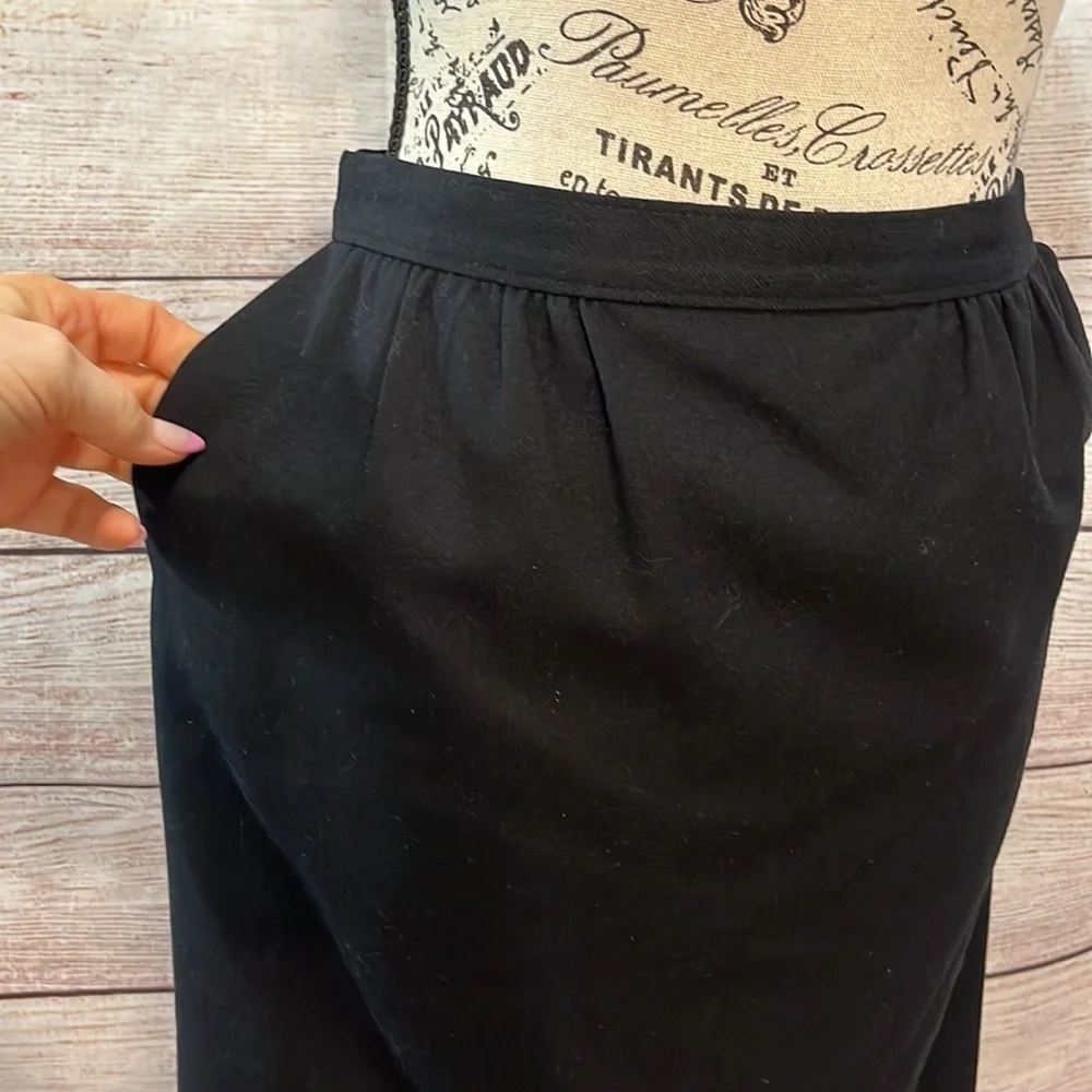 Pendleton Skirt Black Vintage Size 8P Petite Virgin Wool Midi